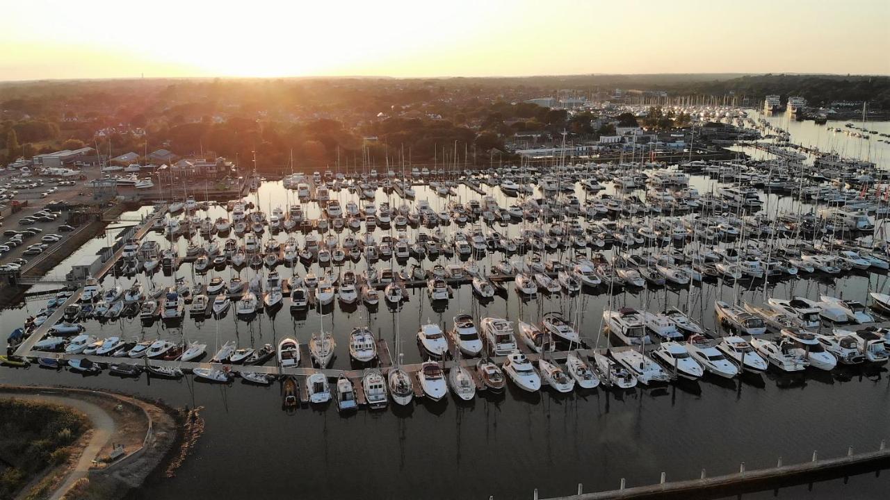 Hoitak Ξενοδοχείο Lymington Εξωτερικό φωτογραφία